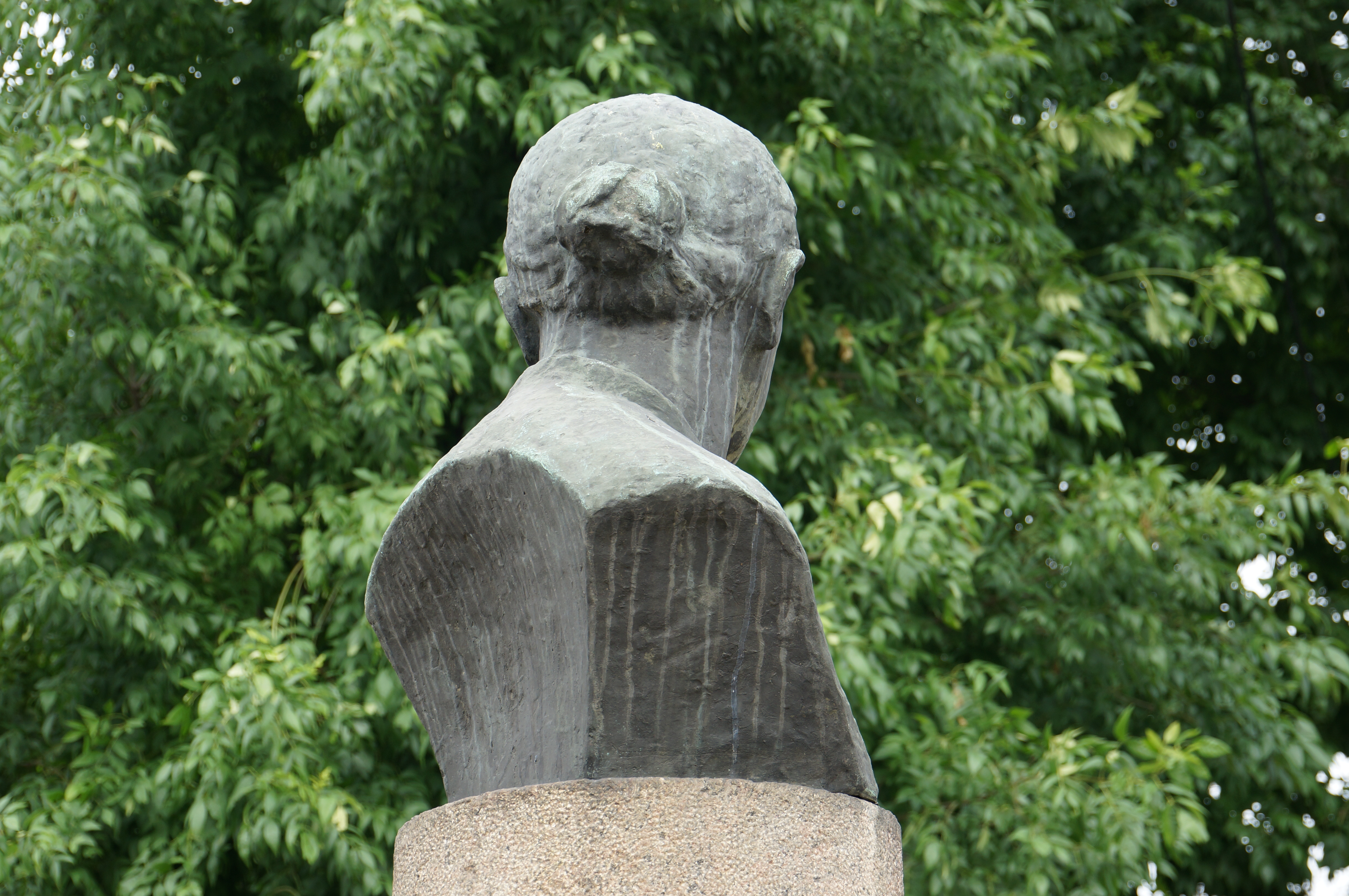 Фрагмент памятника с тыльной стороны.Фото 2016 г.